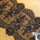 Chemin de table mariage en dentelle noire