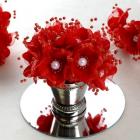 Bouquet de fleurs rouge et perles
