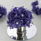 Bouquet de fleurs en tissu violet et perles