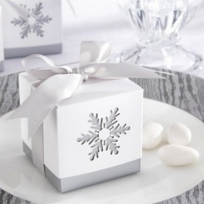 Mariage thme hiver  -  Boite  Drages Flocon de Neige (lot de 10) : illustration