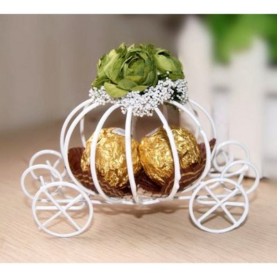 Dcoration de Table Mariage  - Bote drage centre de table carrosse Cendrillon fleur ... : illustration