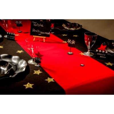 Dco de table Communion  - Chemin de table intiss tapis luxueux rouge en rouleau : illustration