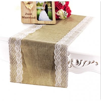 Dcoration de Table  - Chemin de table de mariage en toile de jute et dentelle  : illustration