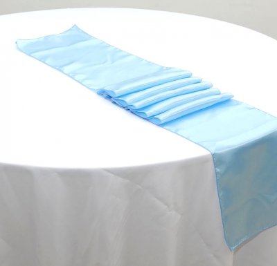 Dcoration de Communion  - Chemin de table satin bleu ciel 30 cm x 2,75 m : illustration