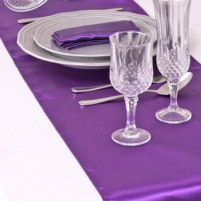 Dco de table Communion  - 1 Chemin de table satin pourpre 30x275cm : illustration