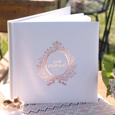 Accessoires De Mariage  - Livre d'or mariage blanc et rose gold - Just Married : illustration