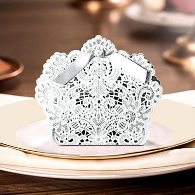 Dco de table Baptme  - 10 Botes   drages dentelle blanche  : illustration