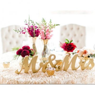 Dcoration de Table Mariage  - Centre de table Mr & Mrs en lettres dores  : illustration