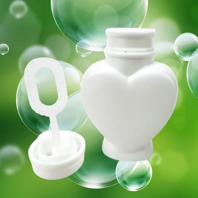 Dco de table Baptme  - 6 flacons coeur bulles de savon blanc : illustration