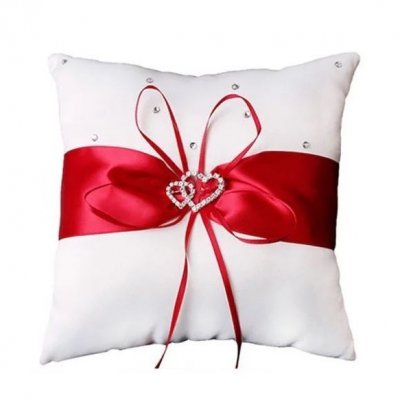 Mariage thme asie  - Coussin mariage blanc et satin rouge coeur strass : illustration