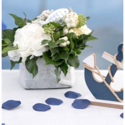 Dcoration de Salle  - 100 ptales de rose artificiels bleu marine avec feuilles : illustration