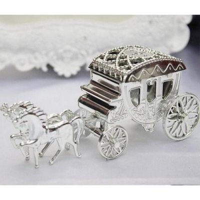 Dcoration de table de Nol  - Bote  drages mariage chevaux carrosse argent  : illustration