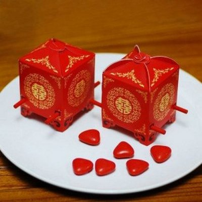 Boite de Dragées  - Boîtes à dragées chine rouge et or deco table mariage : illustration