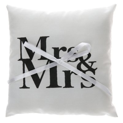 Accessoires De Mariage  - Coussin d'alliances Mr & Mrs : illustration