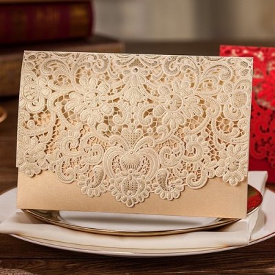 Dcoration de Table Mariage  - Faire-part de mariage chic en dentelle or : illustration