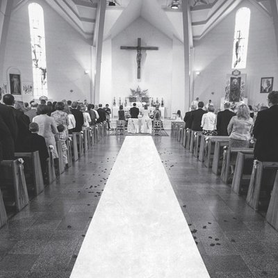 Sortie d'glise  - Tapis blanc 1x15 m pour crmonie de mariage  : illustration