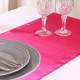 Chemin de Table Mariage Satin Fuchsia (Lot de 5) : illustration