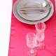 Chemin de Table Mariage Satin Fuchsia (Lot de 5) : illustration