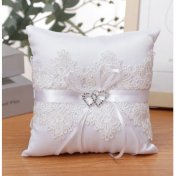 Coussin porte-alliances satin et dentelle blanche et strass