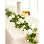 Guirlande de roses blanches et feuillages verts 220 cm